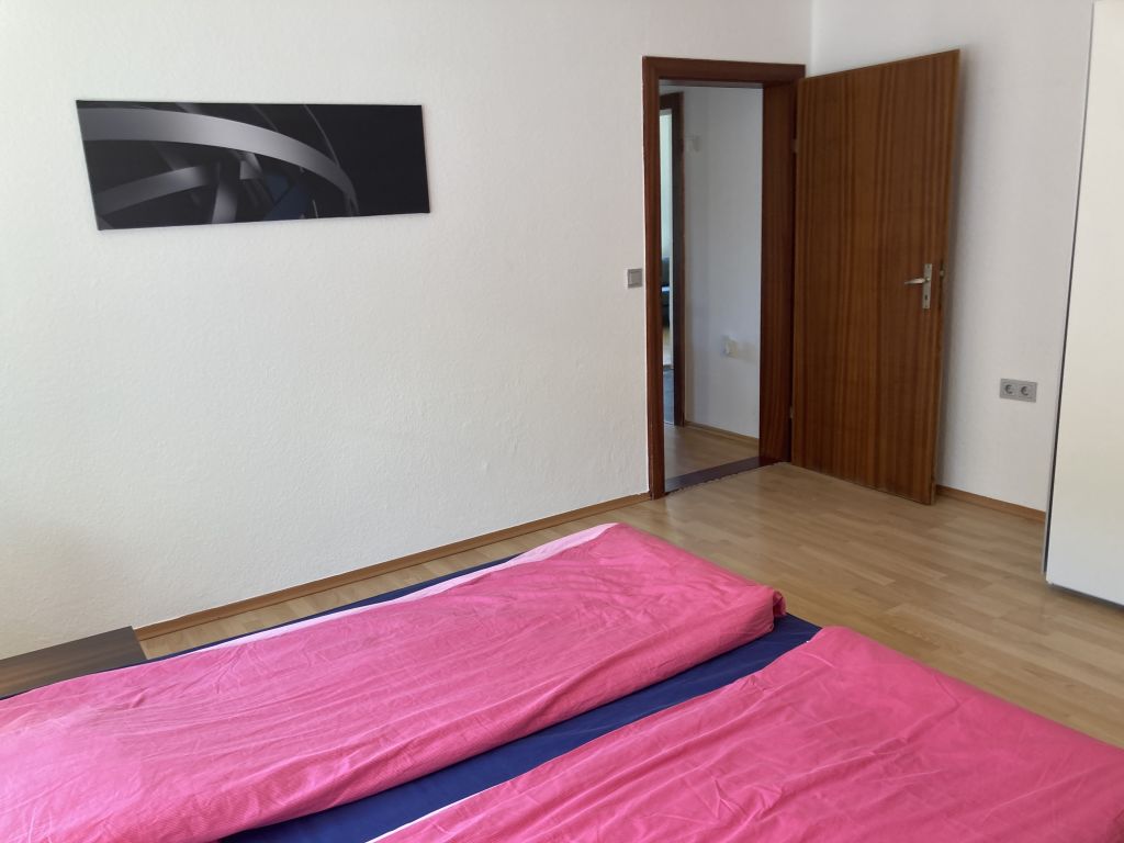 Rent 3 rooms apartment Berlin | Entire place | Berlin | Großzügige Doppelhaushälfte mit privatem Garten in Berlin Pankow - Niederschönhausen | Hominext