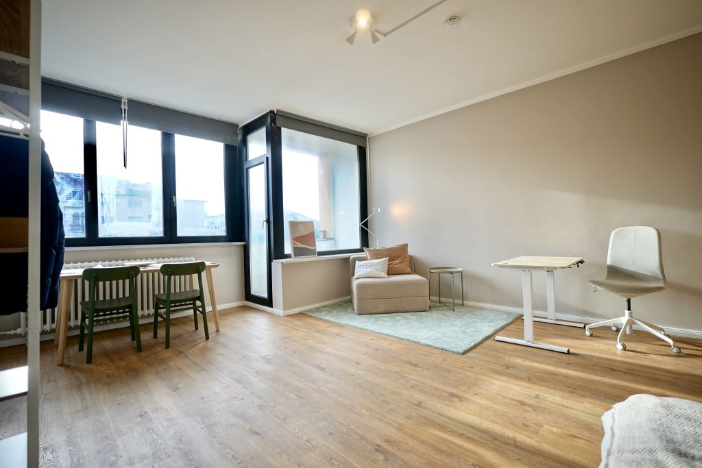 Miete 1 Zimmer Wohnung Berlin | Ganze Wohnung | Berlin | Loft mit Standing Desk am Mehringdamm | Hominext