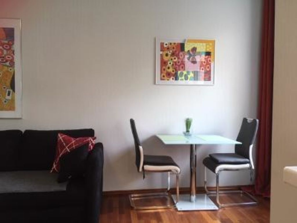 Rent 1 room apartment Berlin | Entire place | Berlin | Hübsches Apartment mit Balkon, zentral in City-West | Hominext