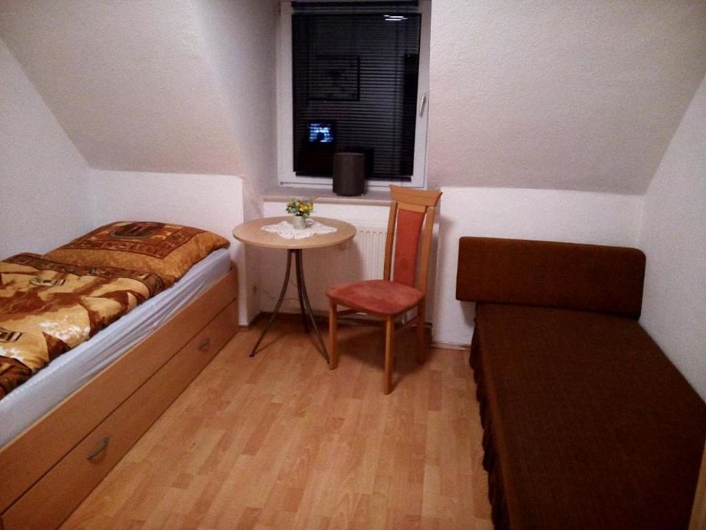 Rent 2 rooms apartment Böhlen | Entire place | Böhlen | schöne Wohnung,ruhige Lage | Hominext