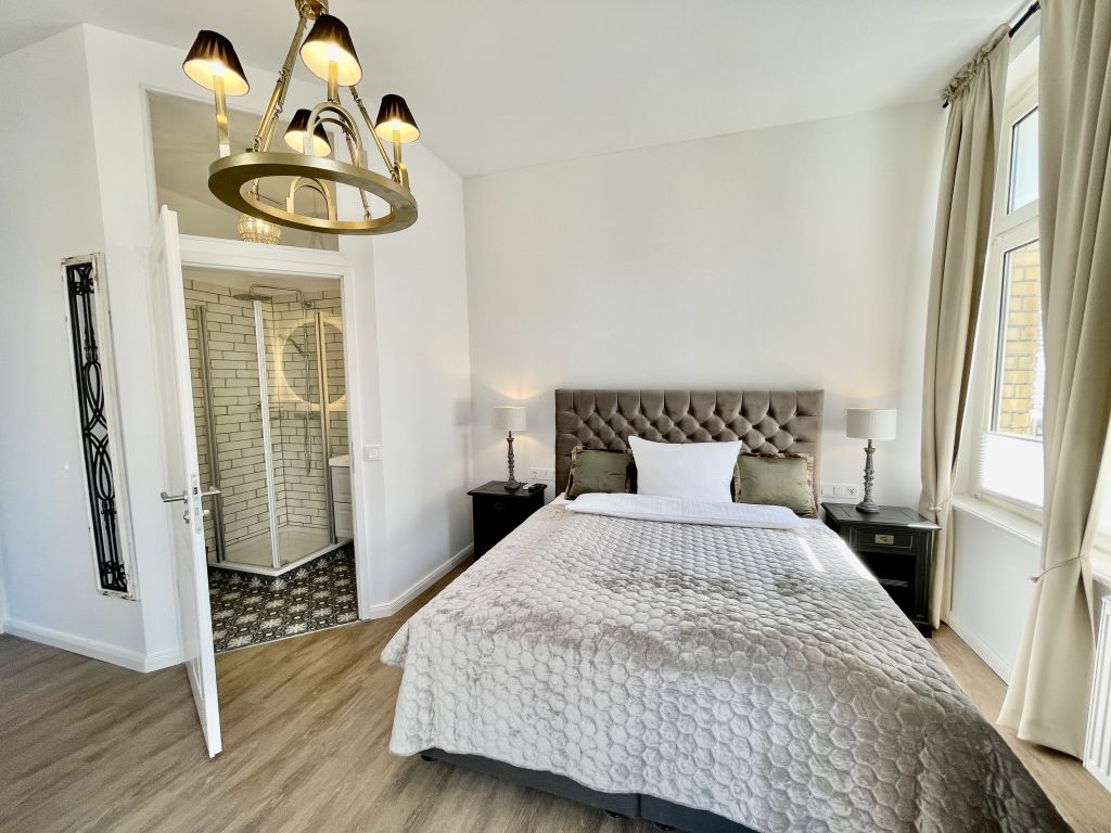 Rent 1 room apartment Königswinter | Studio | Königswinter | Coliving (eigenes Bad u. Zimmer) inkl. Reinigung in der Nähe von Bonn | Hominext