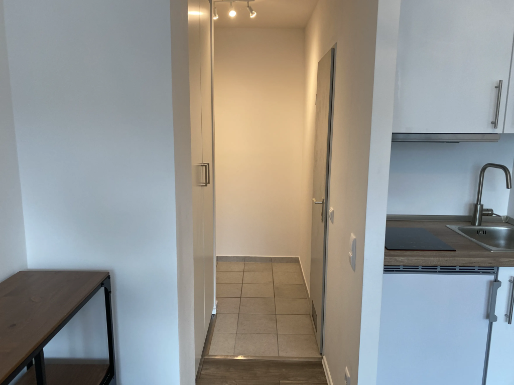 Rent 1 room apartment Köln | Entire place | Köln | Gemütliches Studio Apartment im beliebten Studentenviertel, Nähe Barbarossaplatz | Hominext