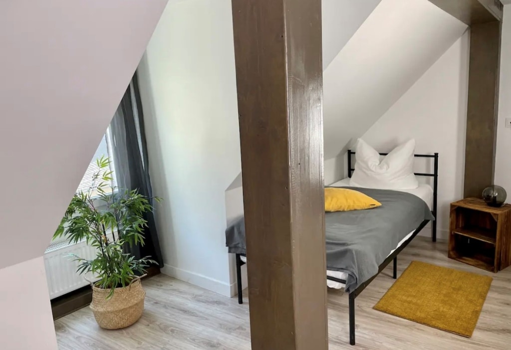 Rent 2 rooms apartment Traben-Trarbach | Entire place | Traben-Trarbach | Wunderschönes Reihenhaus für bis zu 6 Personen | Hominext