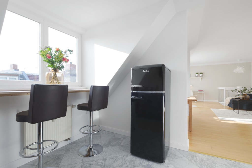 Rent 2 rooms apartment Berlin | Entire place | Berlin | Bestlage im schönen Winskiez: Helle Dachgeschoss-Maisonnette Wohnung mit viel Platz und Licht | Hominext