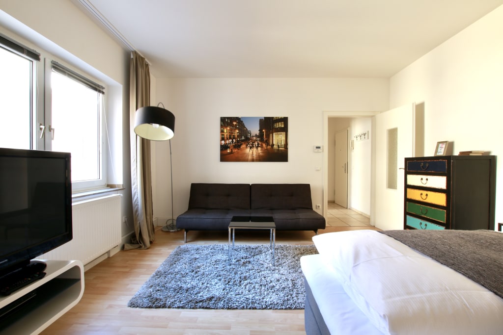 Miete 1 Zimmer Wohnung Köln | Ganze Wohnung | Köln | Hübsches Apartment mit Balkon am Rathenauplatz | Hominext