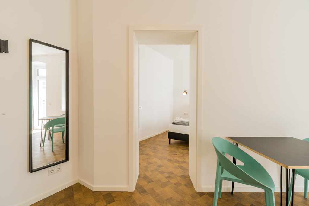 Rent 1 room apartment Berlin | Entire place | Berlin | Großzügiges Studio im sanierten Apartmenthaus am Hermannplatz | Hominext