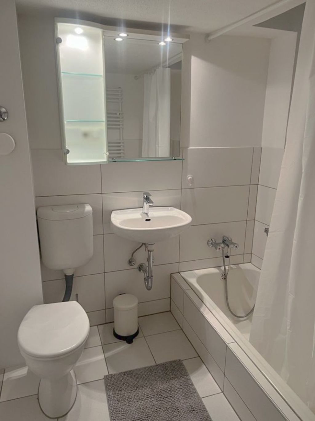 Miete 3 Zimmer Wohnung Berlin | Ganze Wohnung | Berlin | 3 bedroom all inclusive furnished Charlottenburg room super close to Ku’damm!! | Hominext