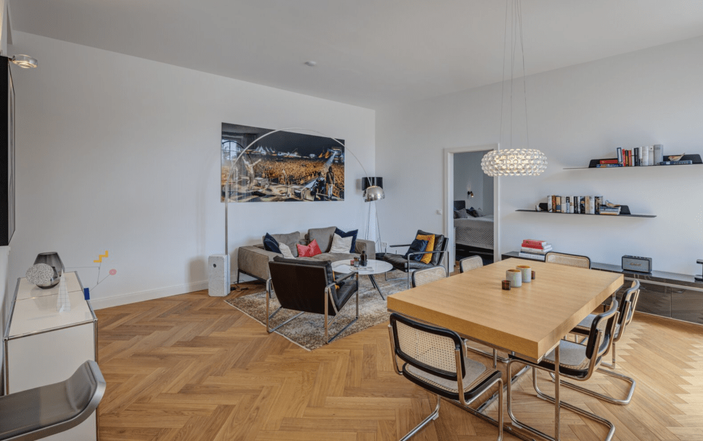 Rent 1 room apartment Haar | Entire place | Haar | Exklusive, voll möblierte 2-Zimmer-Wohnung mit Balkon und Tiefgarage in attraktiver Randlage von München | Hominext