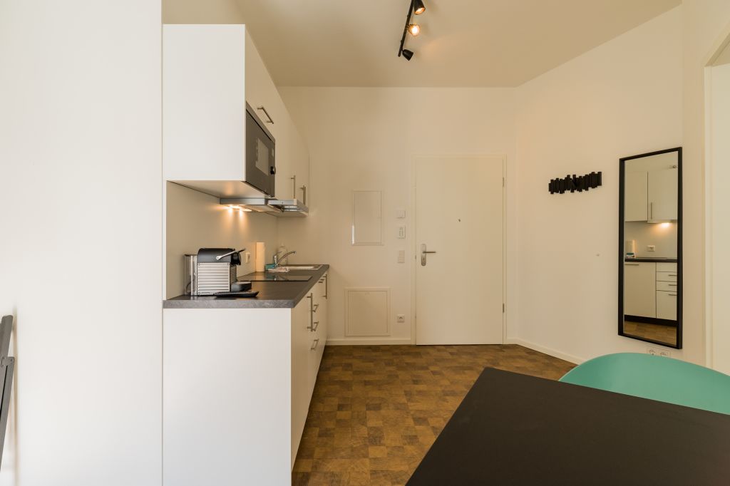 Rent 1 room apartment Berlin | Entire place | Berlin | Großzügiges Studio im sanierten Apartmenthaus am Hermannplatz | Hominext