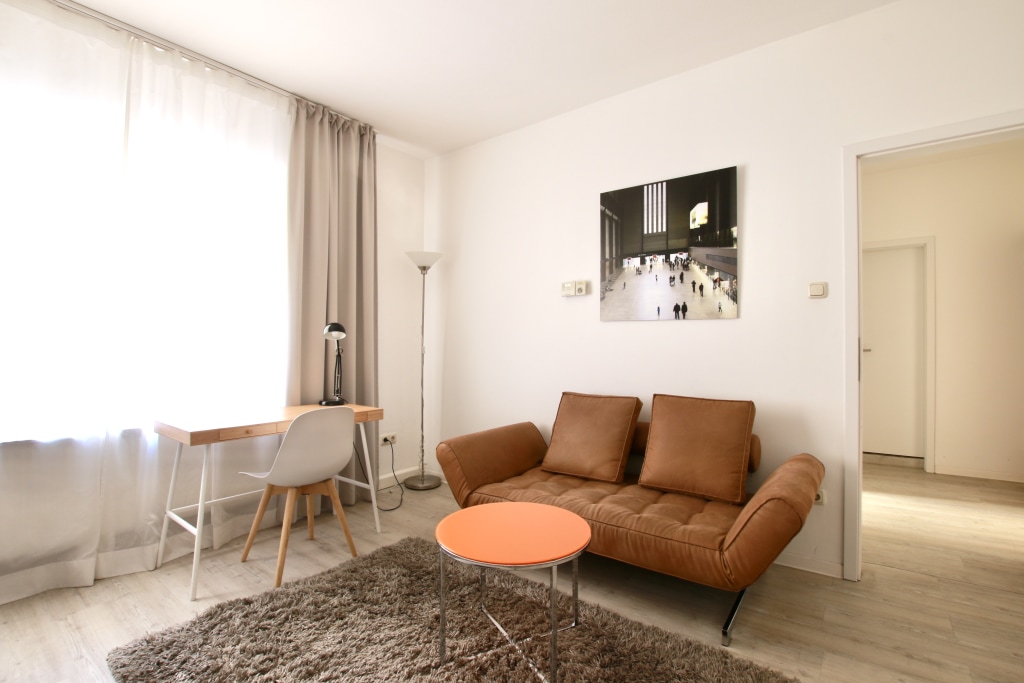 Miete 1 Zimmer Wohnung Köln | Ganze Wohnung | Köln | Innenstadt Studio-Apartment mit Balkon | Hominext