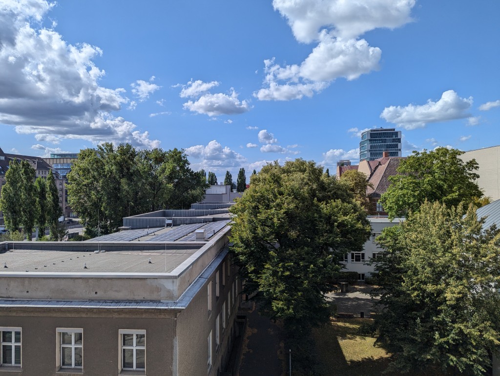 Rent 3 rooms apartment Berlin | Entire place | Berlin | Großzügige möblierte 4-Zimmer-Wohnung im trendigen Friedrichshain-Kreuzberg | Hominext