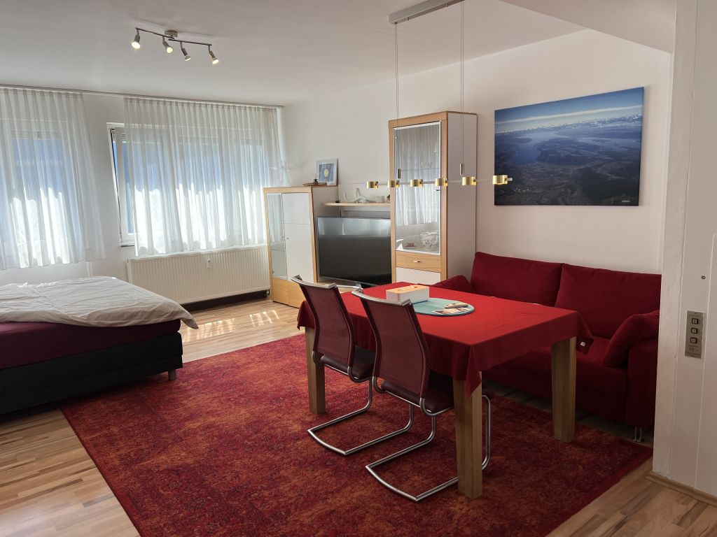 Rent 2 rooms apartment Friedrichshafen | Entire place | Friedrichshafen | Geräumige Zweizimmerwohnung | Hominext