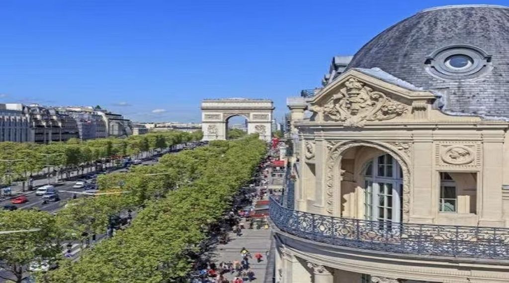 Rue de Saint-Pétersbourg