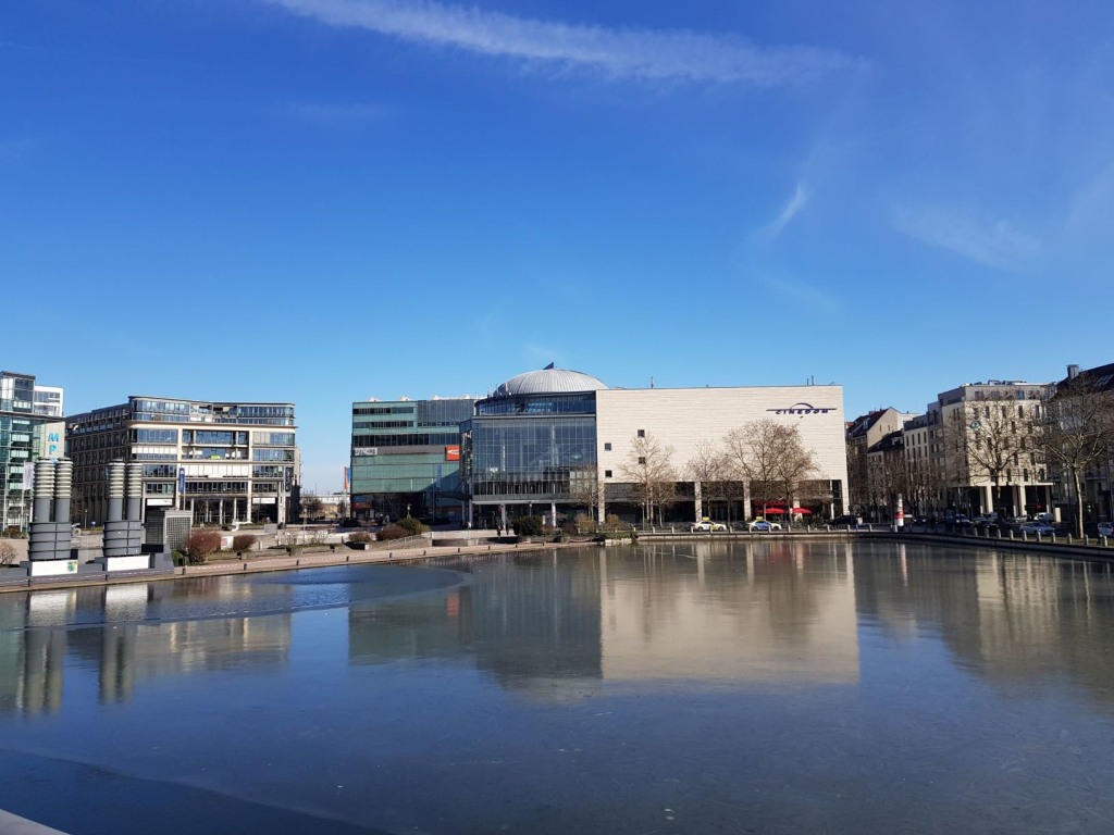 Miete 1 Zimmer Wohnung Köln | Ganze Wohnung | Köln | Modernes Studio-Apartement am Mediapark | Hominext