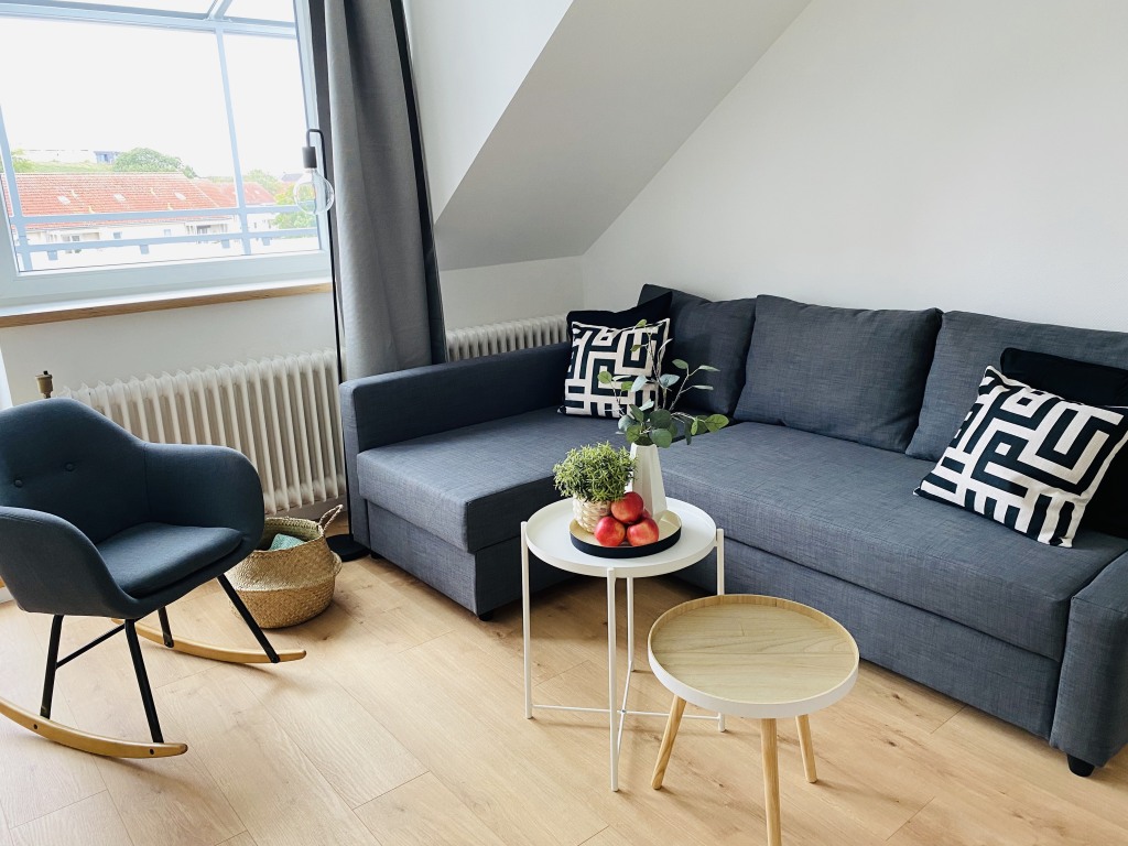 Miete 1 Zimmer Wohnung Köln | Ganze Wohnung | Köln | Purer Wohngenuss -2 Zimmer Dachgeschoss Apartment mit Balkon in Köln | Hominext