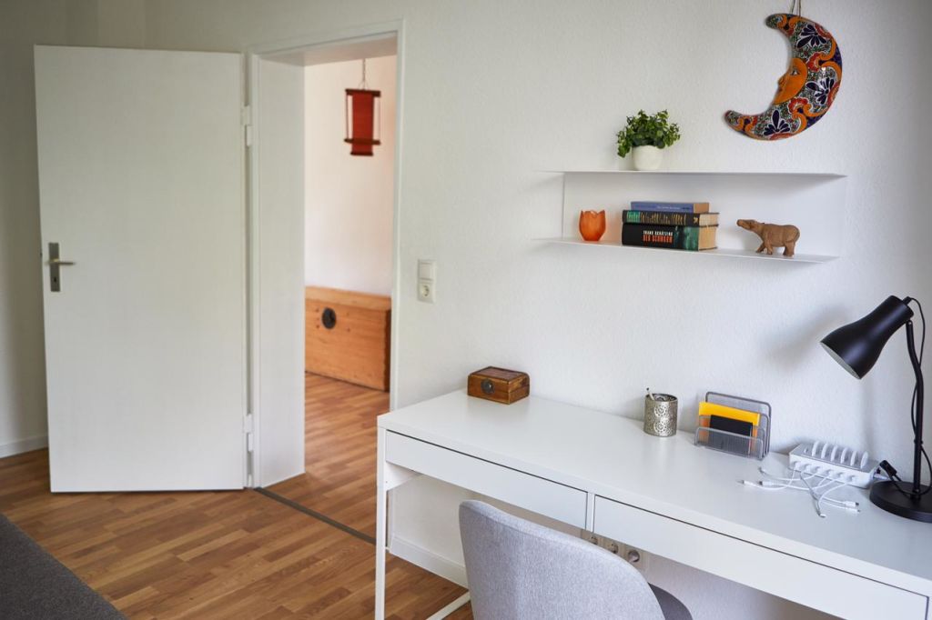 Miete 2 Zimmer Wohnung Ludwigshafen am Rhein | Ganze Wohnung | Ludwigshafen am Rhein | Work From Home, 2 Schlafzimmer, in der Nähe von BASF mit großem Balkon und kostenlosen Parkplätzen, Highspeed-Internet und Netflix | Hominext