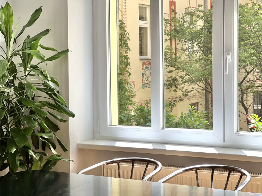 Miete 1 Zimmer Wohnung Berlin | Ganze Wohnung | Berlin | Ruhige Altbau Loft in TOP Szenelage mit Blick ins Grüne - Boxhagener Platz um die Ecke! | Hominext