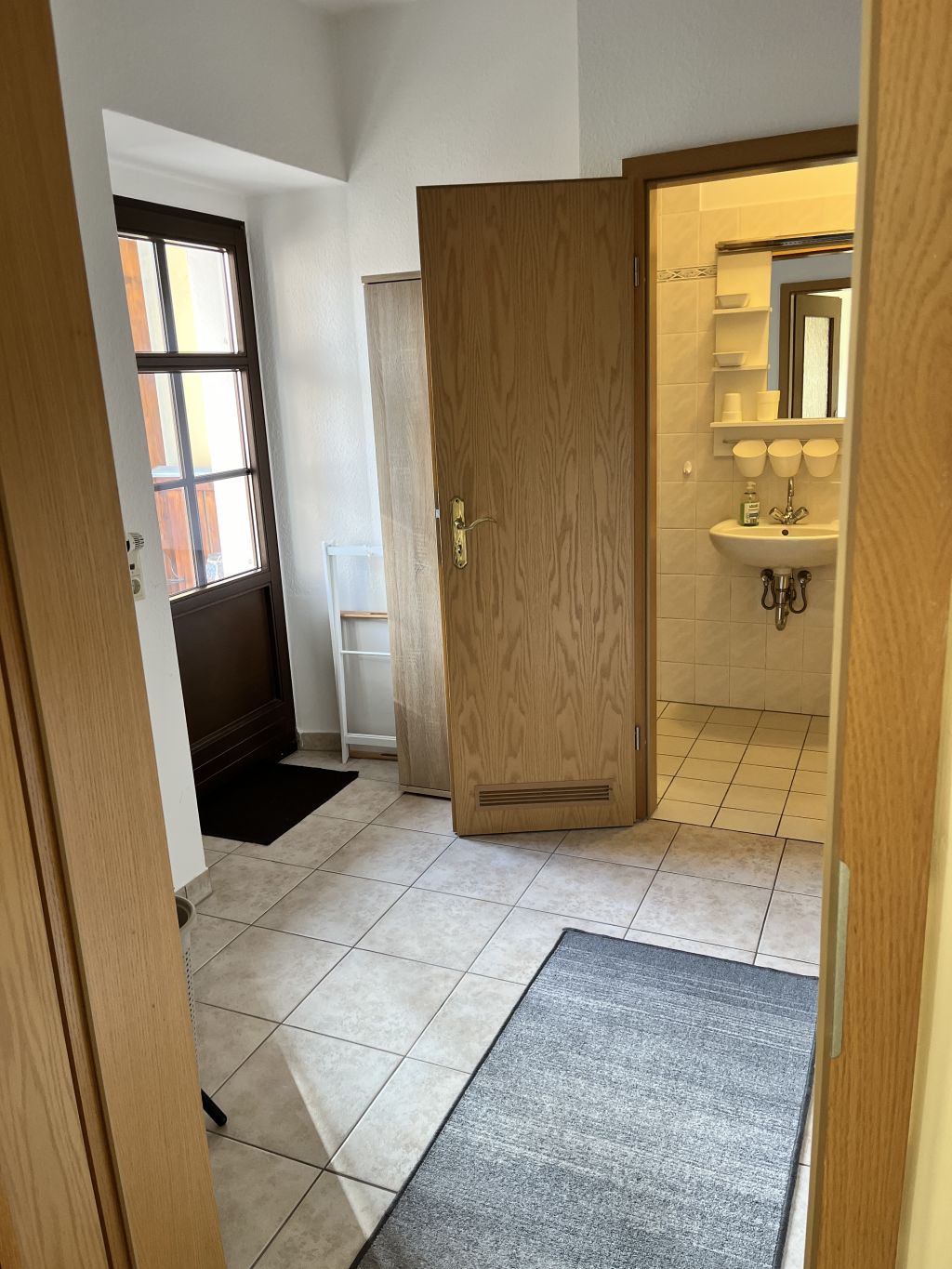 Rent 1 room apartment Görlitz | Entire place | Görlitz | Wohnen auf Zeit am Fluß des Lebens | Hominext