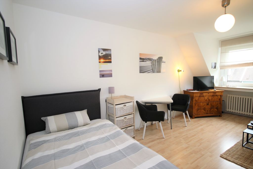 Miete 1 Zimmer Wohnung Düsseldorf | Ganze Wohnung | Düsseldorf | Zentrale Lage nähe Kö und Fürstenplatz, ruhig und sonnig, fußläufig zur Königsallee und Altstadt | Hominext