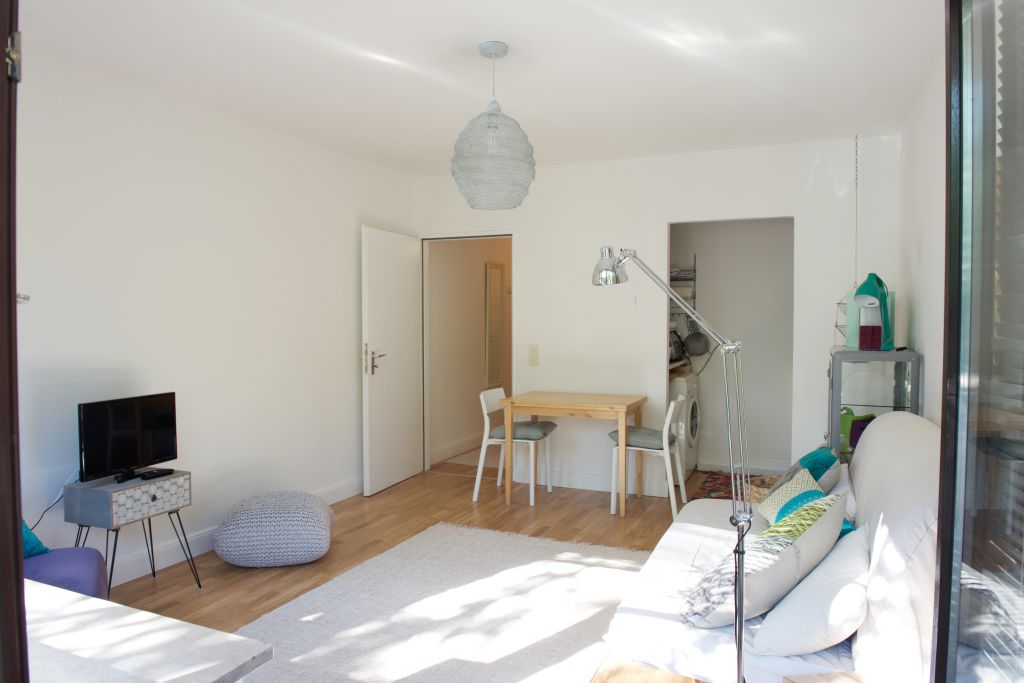 Miete 1 Zimmer Wohnung Düsseldorf | Ganze Wohnung | Düsseldorf | Lichtdurchflutetes möbliertes Apartment in Düsseltal | Hominext