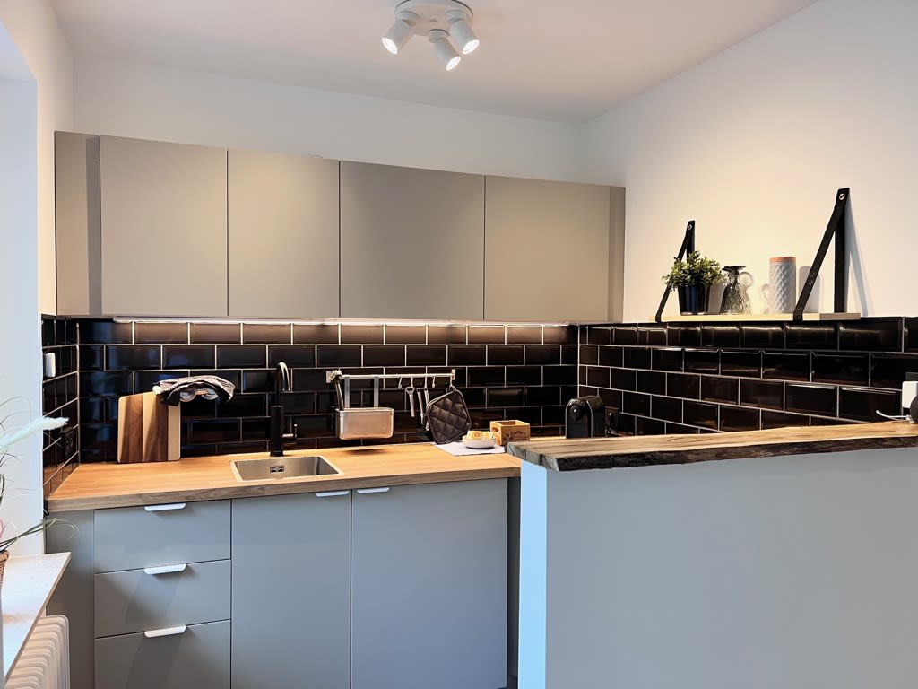 Rent 1 room apartment Kaarst | Entire place | Kaarst | Exlusive Wohnung modern, ruhig und zentral mit Balkon und Blick ins Grüne | Hominext