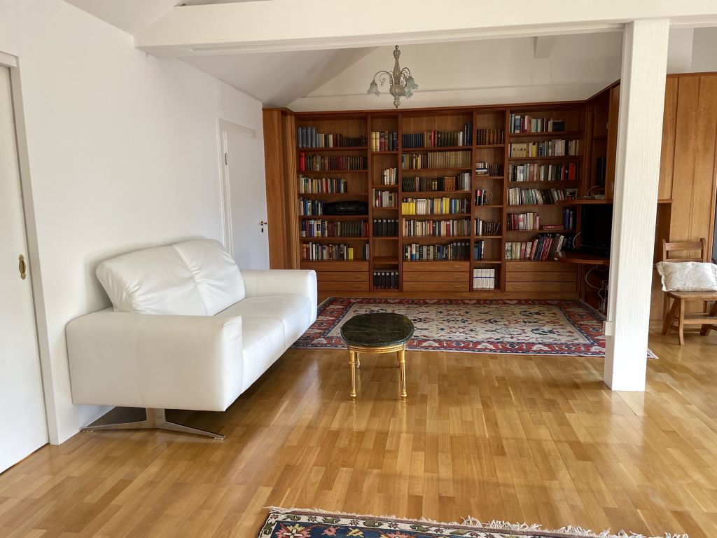 Miete 2 Zimmer Wohnung Baden-Baden | Ganze Wohnung | Baden-Baden | Klassische 3 Zi Wohnung mit Dachterrasse in Bestlage | Hominext