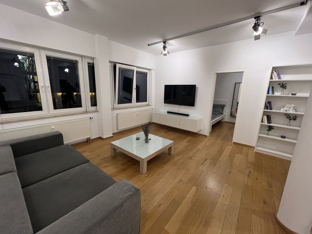 Rent 2 rooms apartment Köln | Entire place | Köln | Helle 3-Zimmer Wohnung | Hominext