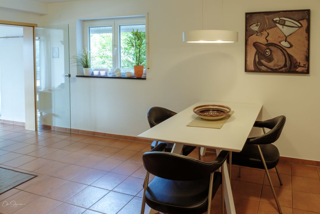 Rent 1 room apartment Weil am Rhein | Entire place | Weil am Rhein | 2 1/2 Einliegerwohnung, am Tüllinger Weinberg mit grandioser Sicht - möbliert - nahe CH Grenze | Hominext