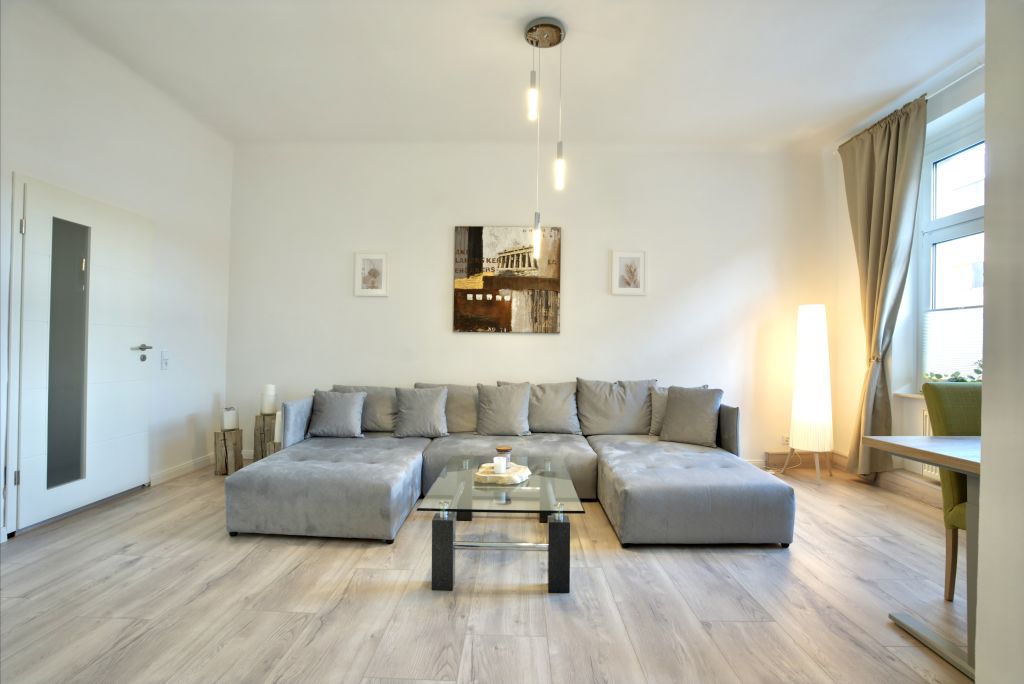 Rent 2 rooms apartment Magdeburg | Entire place | Magdeburg | *möbliertes Wohnen auf Zeit* Citynah, EBK, schnelles WLAN, alles NEU, vollausgestattet | Hominext