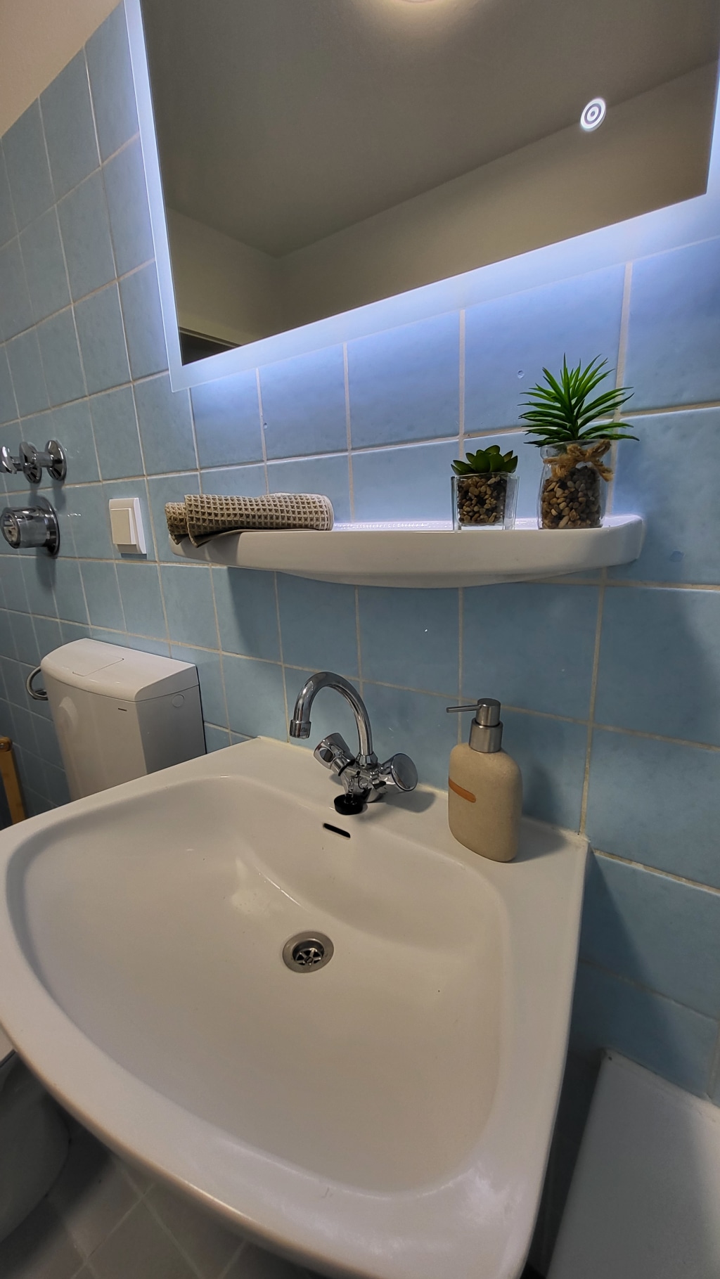 Rent 1 room apartment Augsburg | Entire place | Augsburg | Helles und freundlichesStudio mit Balkon und Blick ins Grüne,  zentrale Lage, top Anbindung | Hominext