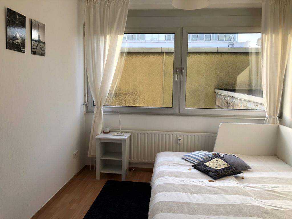 Rent 2 rooms apartment Köln | Entire place | Köln | Helle zentrale 3-Zimmer-Wohnung mit Balkon + Parkplatz | Hominext