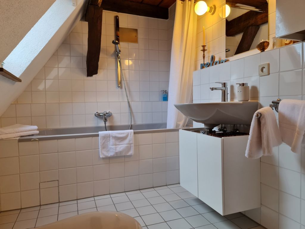 Miete 1 Zimmer Wohnung Kandel | Ganze Wohnung | Kandel | Loftstyle Apartment für 4 in Kandel / Nähe Karlsruhe, WLAN, Netflix, Küche, Waschtrockner, Parkplatz | Hominext