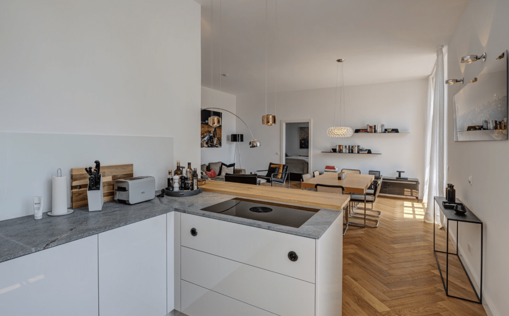 Rent 1 room apartment Haar | Entire place | Haar | Exklusive, voll möblierte 2-Zimmer-Wohnung mit Balkon und Tiefgarage in attraktiver Randlage von München | Hominext