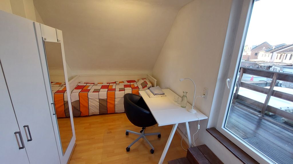 Miete 1 Zimmer Wohnung Hürth | Studio | Hürth | Helles Zimmer mit großem Balkon | Hominext