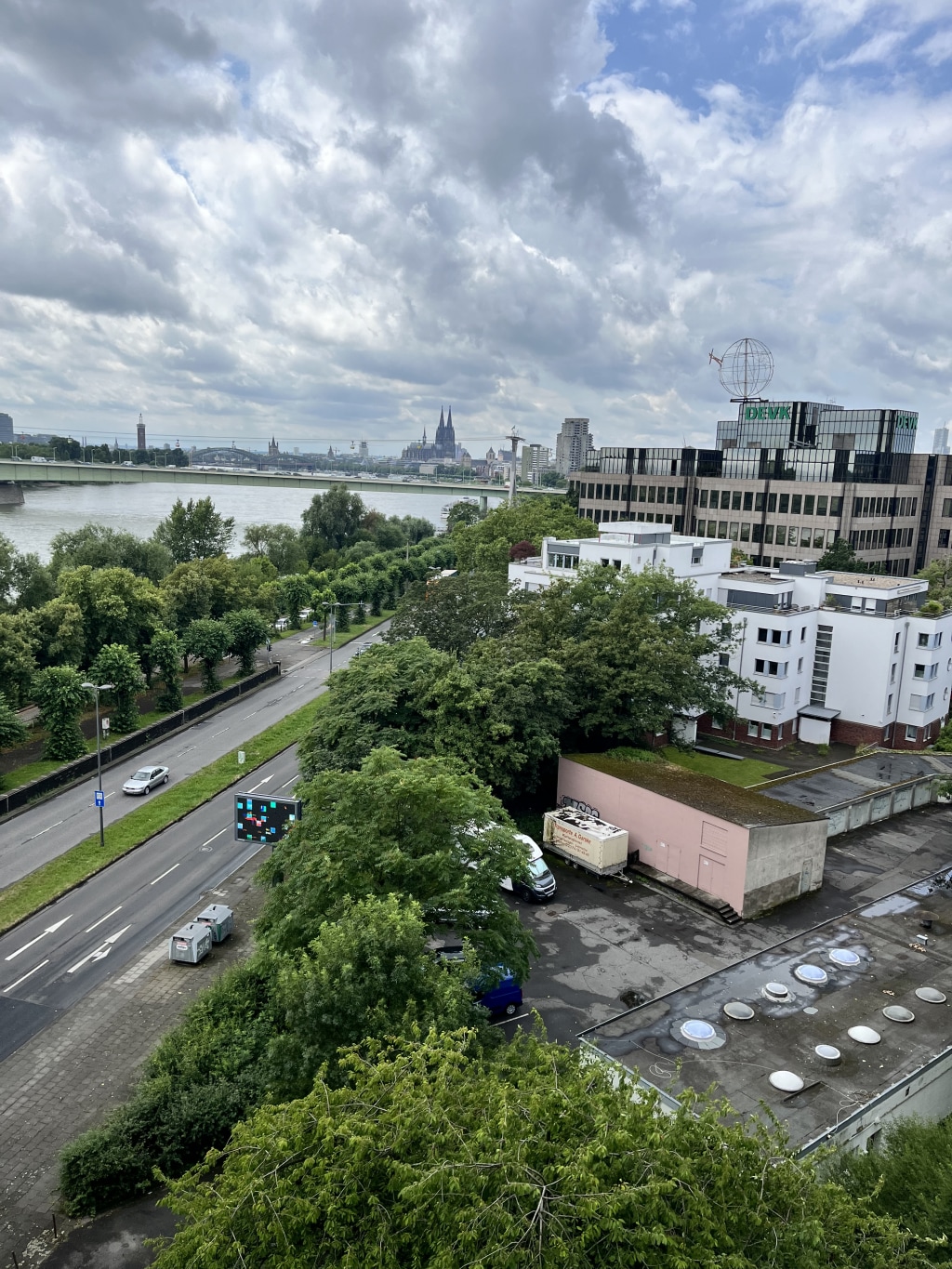 Miete 1 Zimmer Wohnung Köln | Ganze Wohnung | Köln | Rheinblick | Hominext