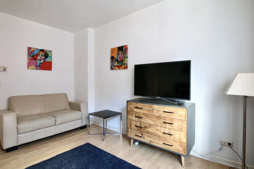 Rent 1 room apartment Köln | Entire place | Köln | Helle 1-Zimmer Wohnung mit Balkon in Ehrenfeld | Hominext