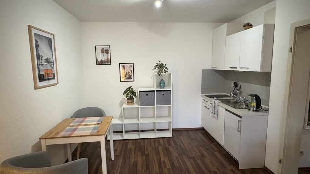 Miete 1 Zimmer Wohnung Kiel | Ganze Wohnung | Kiel | Gemütliche, moderne Wohnung mit separatem Schlafzimmer u. Parkplatz | Hominext