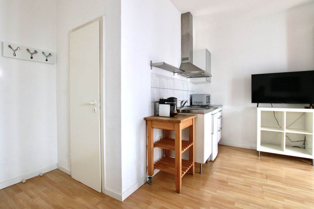 Miete 1 Zimmer Wohnung Köln | Ganze Wohnung | Köln | Schickes Apartment mit Balkon am Friesenplatz | Hominext