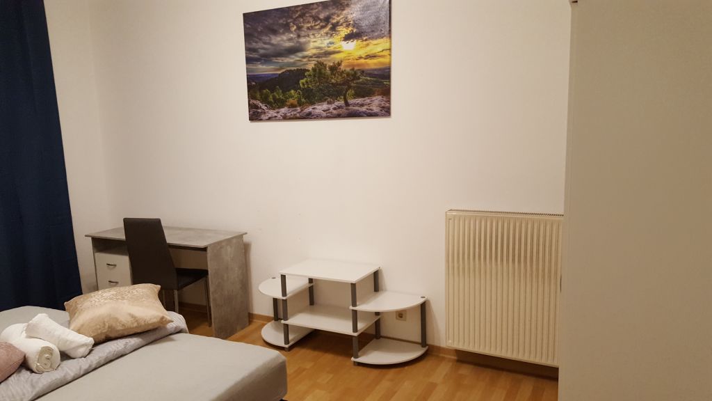 Rent 4 rooms apartment Wuppertal | Entire place | Wuppertal | Apartment am Unteren-Nützenberg | Hominext