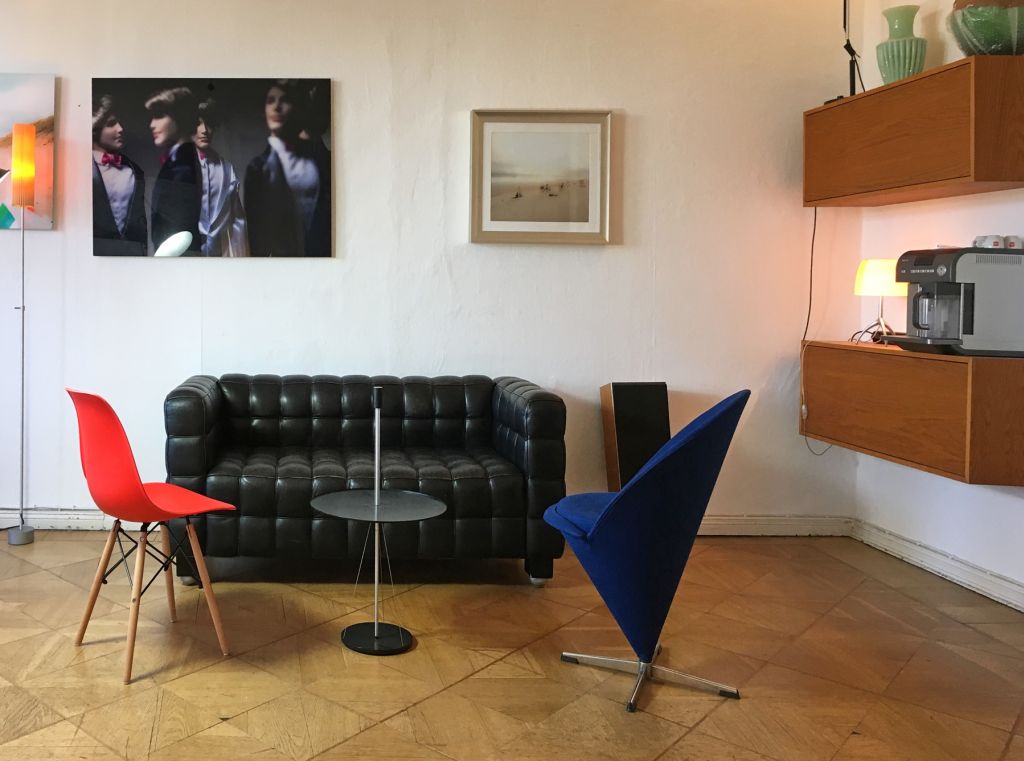 Rent 1 room apartment Berlin | Entire place | Berlin | Für Individualisten: Interessante Altbauwohnung mit einem Schlafzimmern & zwei französichen Balkons | Hominext