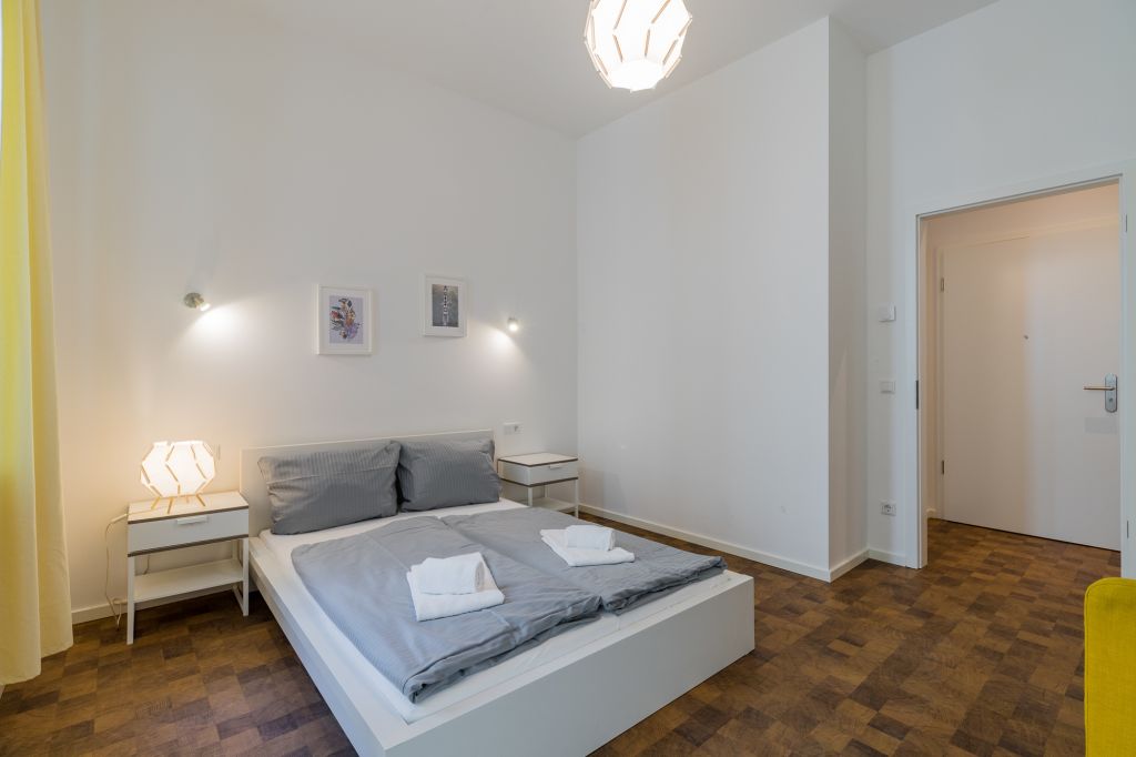 Rent 1 room apartment Berlin | Entire place | Berlin | Tolle 2 Zimmer Wohnung mit Balkon direkt am Hermannplatz | Hominext