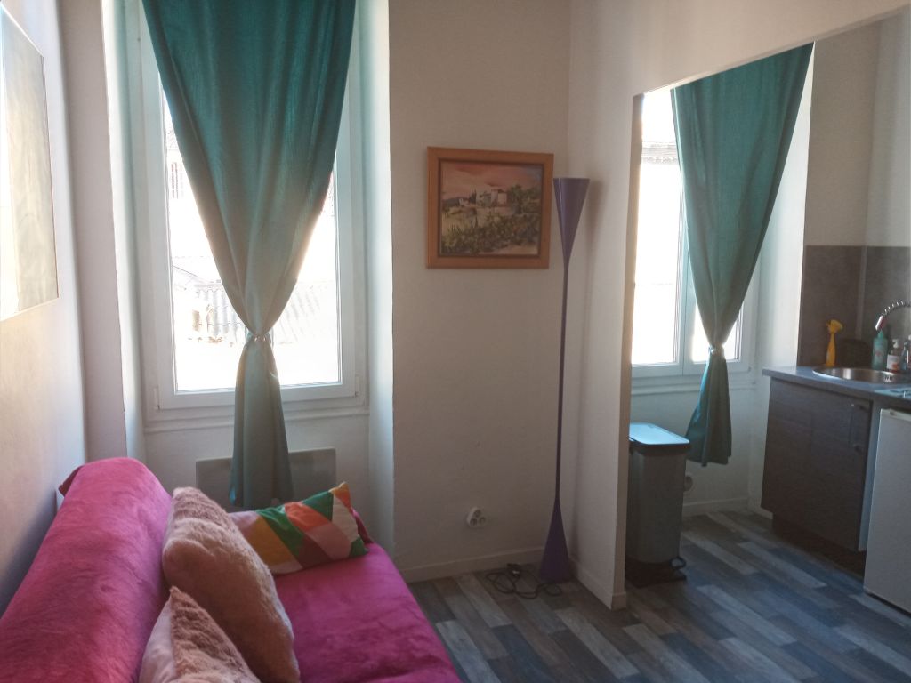 One-bedroom apartment with parking and heated pool access Marseille 9