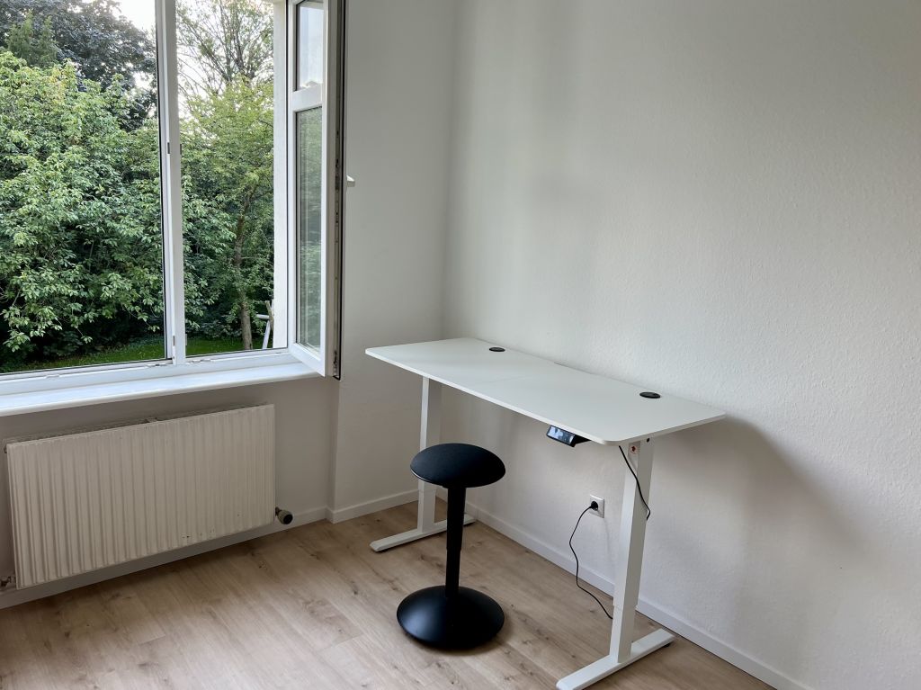 Rent 2 rooms apartment Berlin | Entire place | Berlin | Ruhige, frisch renovierte 3-Zimmer-Wohnung am Tempelhofer Feld | Hominext