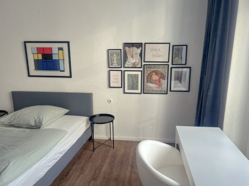 Rent 3 rooms apartment Berlin | Entire place | Berlin | 3 bedroom all inclusive furnished Charlottenburg room super close to Ku’damm!! | Hominext