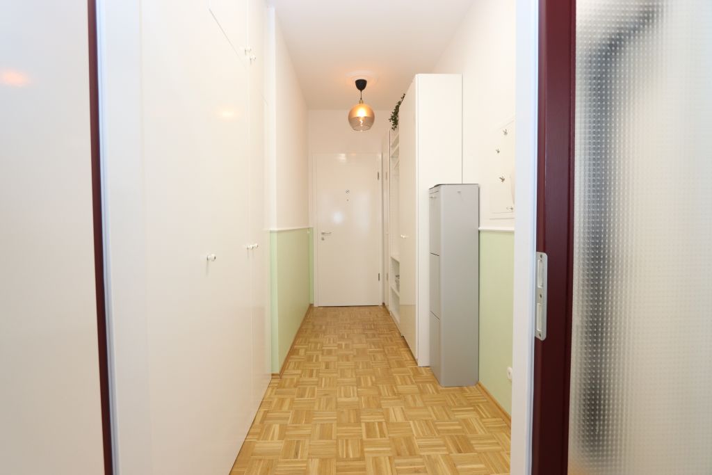 Rent 1 room apartment Dresden | Entire place | Dresden | Dein Grünes Gewölbe ~ your private Green Vault | Hominext