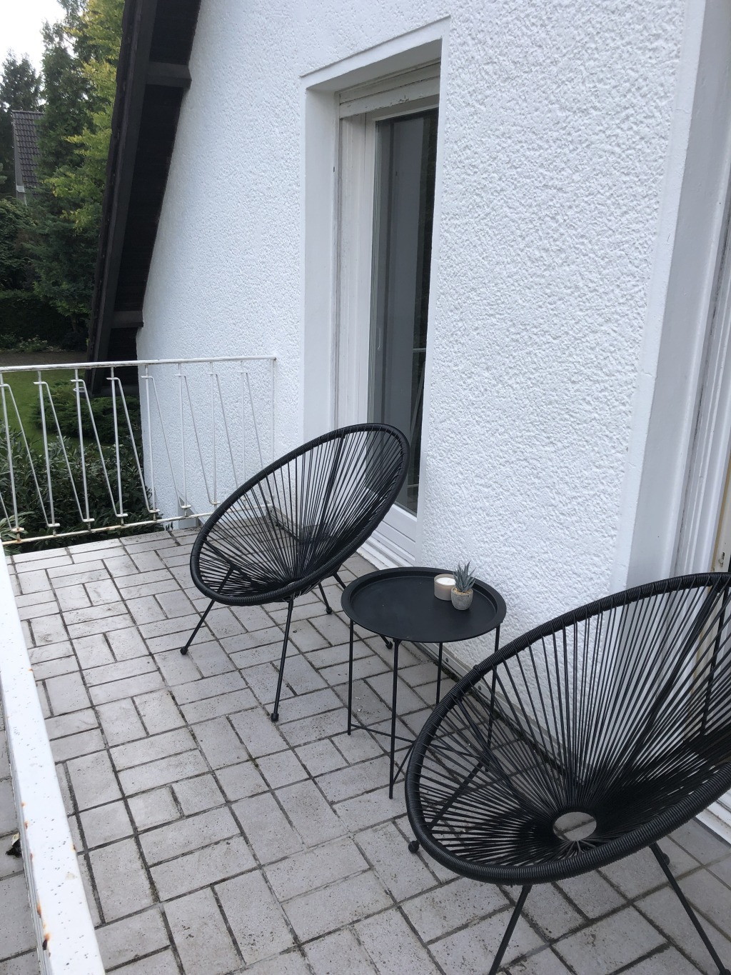 Rent 2 rooms apartment Köln | Entire place | Köln | Geräumige Haushälfte mit riesigem Garten im grünen Köln-Brück, Gute Anbindung an Flughafen, Messe und Innenstadt | Hominext