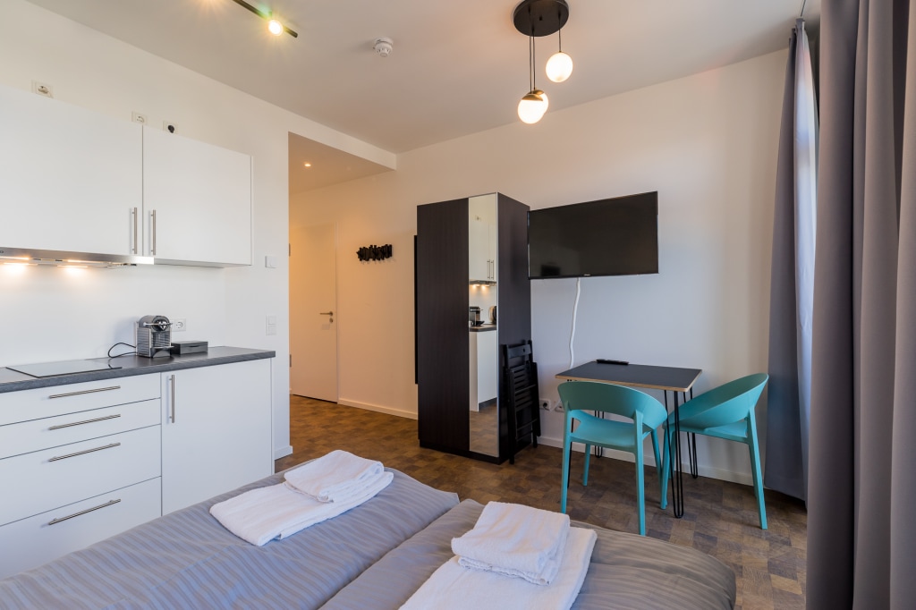 Rent 1 room apartment Berlin | Entire place | Berlin | Modernes Studio im sanierten Apartmenthaus am Hermannplatz | Hominext