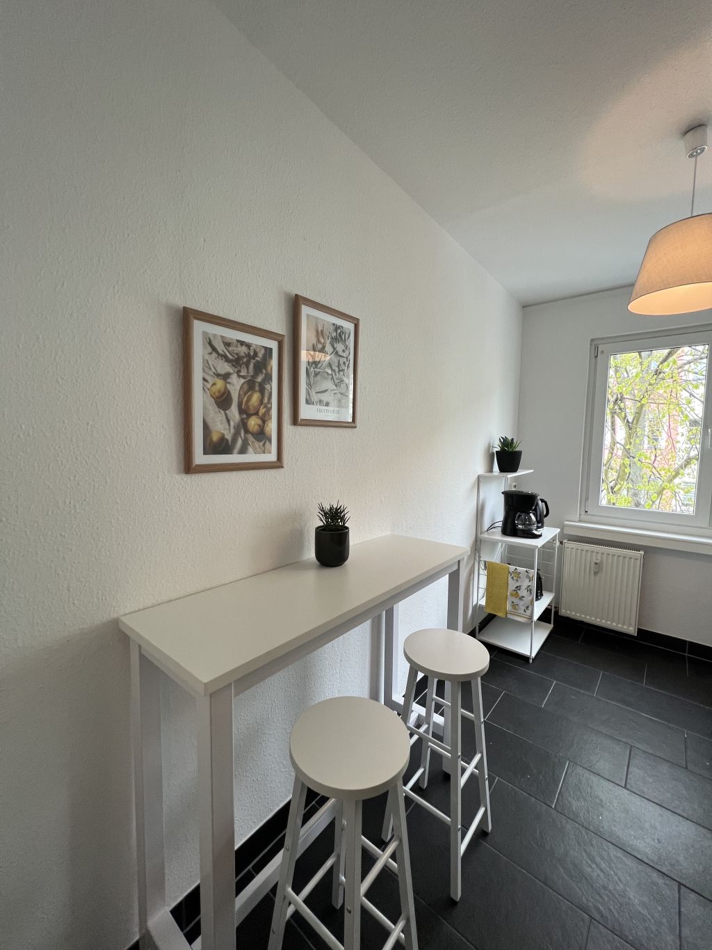 Rent 2 rooms apartment Berlin | Entire place | Berlin | 'GIO' - Ein wunderbares Apartment mit drei Zimmern, das sich in unmittelbarer Nähe zur Spree befindet. | Hominext