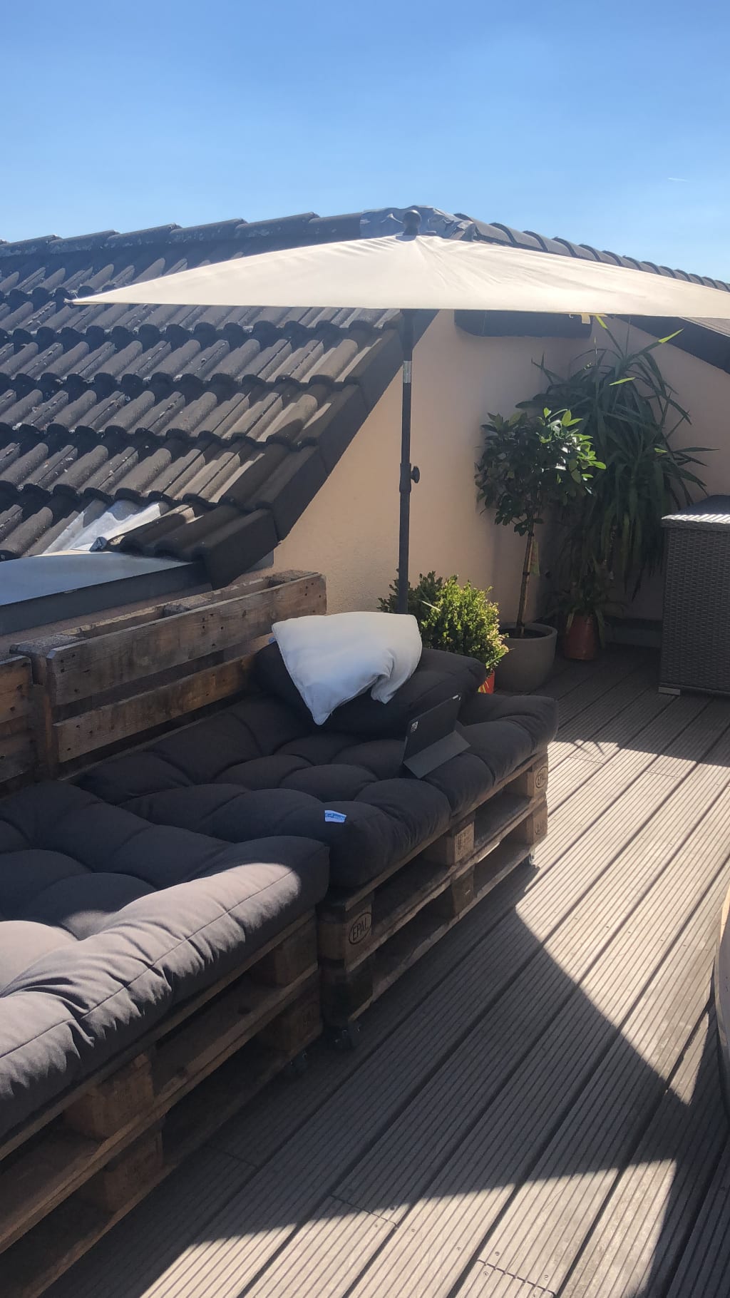 Rent 2 rooms apartment Leverkusen | Entire place | Leverkusen | Traumhafte Maisonette Wohnung in zentraler Lage am Rhein | Hominext