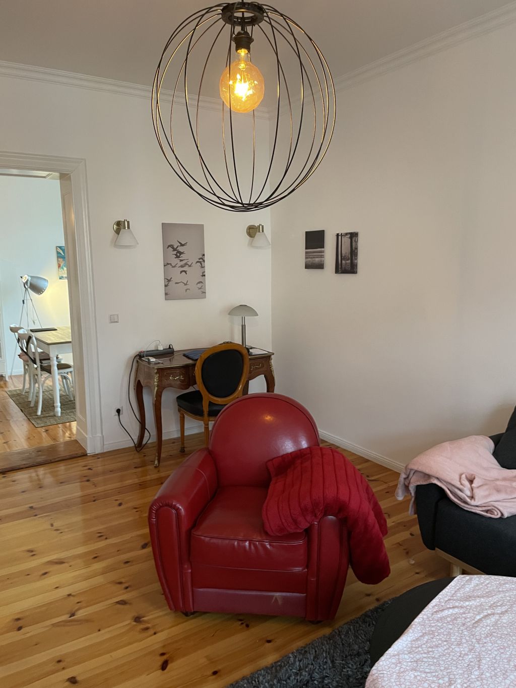 Rent 1 room apartment Berlin | Entire place | Berlin | Individuelle Altbauwohnung mit Kamin und wie Balkonen in zentraler Wohnlage | Hominext